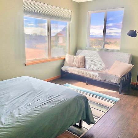 Cozy Remote Retreat • Mountain Views • Stargazing Villa Crestone Eksteriør bilde