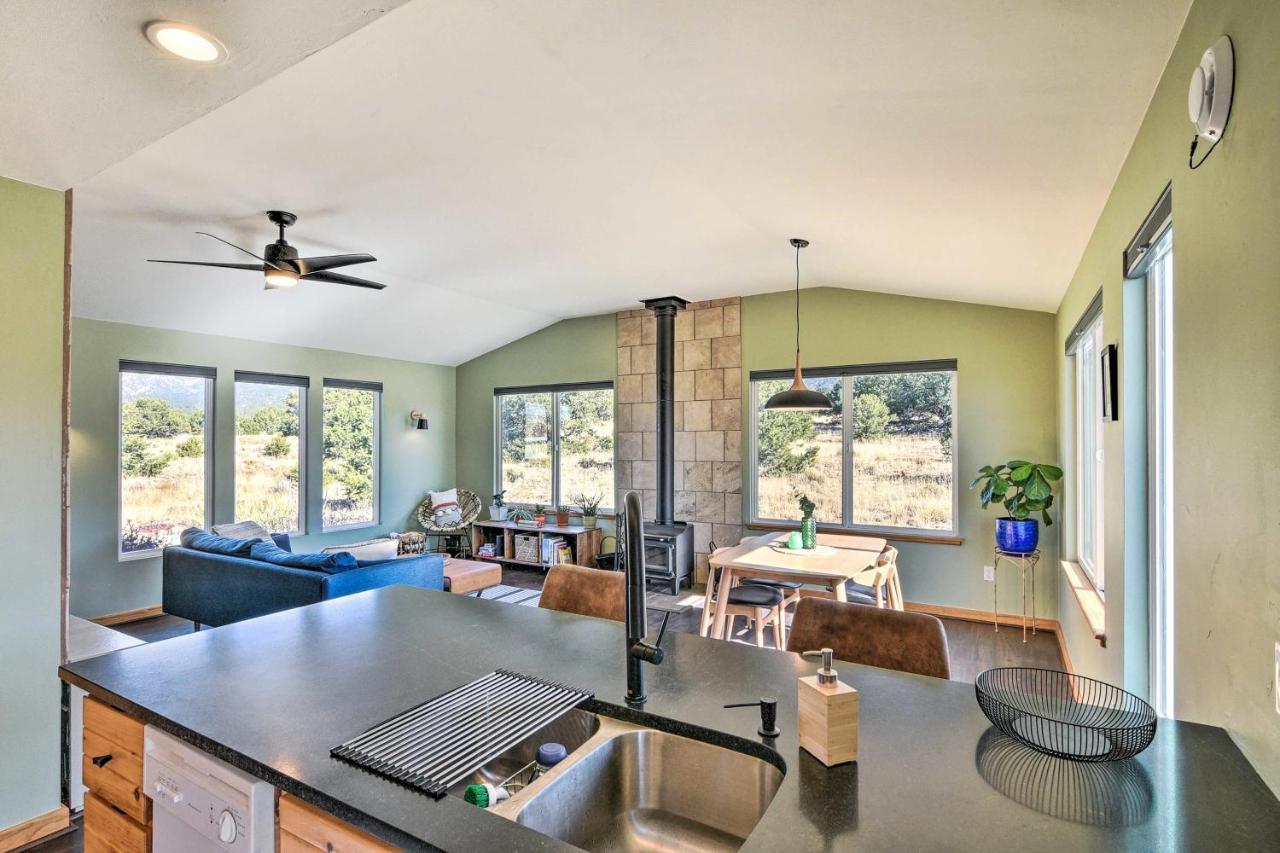 Cozy Remote Retreat • Mountain Views • Stargazing Villa Crestone Eksteriør bilde